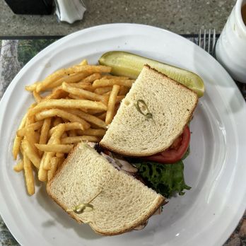 Gateway Restaurant & Lodge - Veggie sandwich. - New American Near Me - Three Rivers, California Gateway Restaurant & Lodge - Veggie sandwich. - New American Near Me - Three Rivers, California