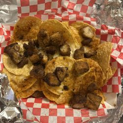 Scorchers Casual Eatery & Draft House - Kicking chicken (not) nachos!  Waste of money