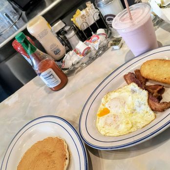 Donut Gallery Diner - Breakfast & Brunch Near Me - Key Biscayne, Florida Donut Gallery Diner - Breakfast & Brunch Near Me - Key Biscayne, Florida