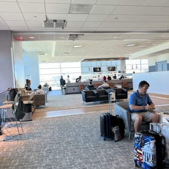 Airspace Lounge - Open and bright - Airport Lounges Near Me - San Diego, California Airspace Lounge - Open and bright - Airport Lounges Near Me - San Diego, California