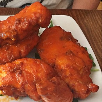 Amrheins - Boneless Buffalo Wings - New American Near Me - Boston, Massachusetts