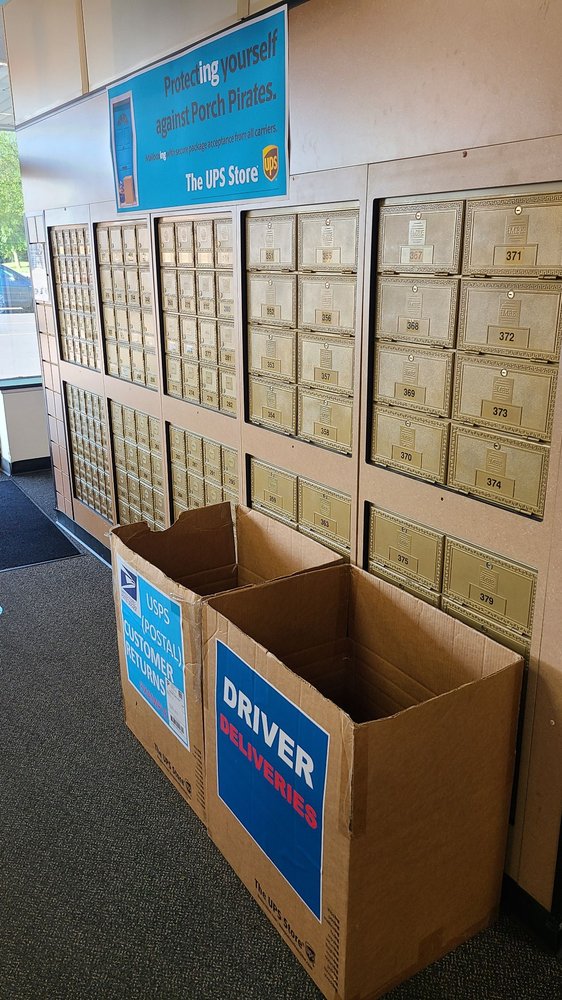 THE UPS STORE 21 Photos 3971 Hoover Rd, Grove City, Ohio Printing