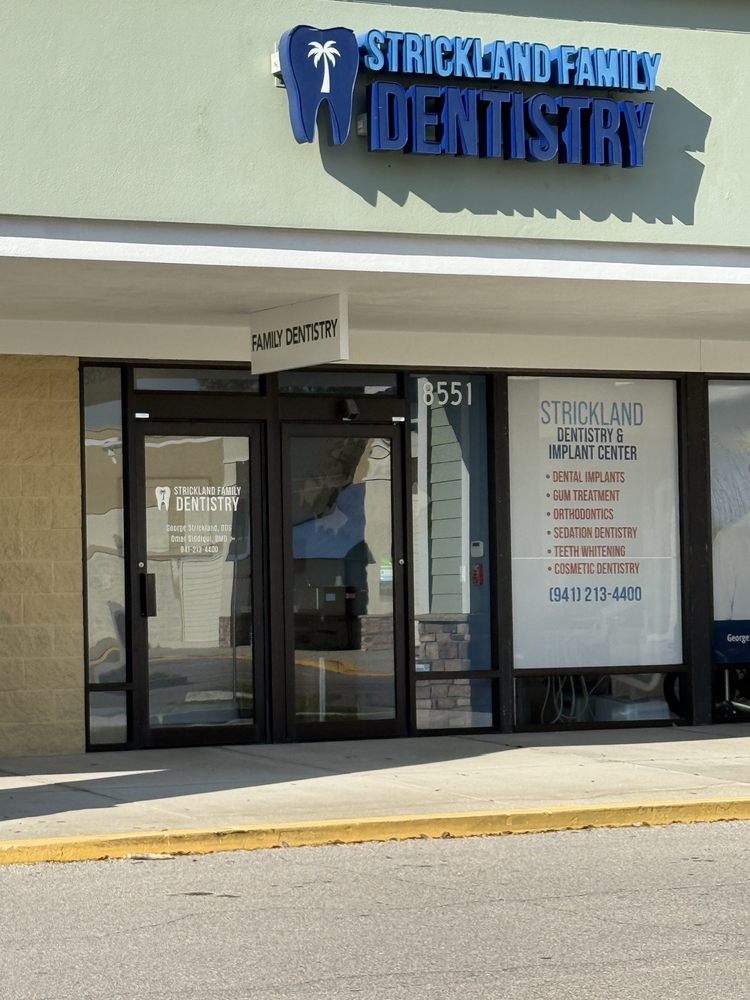 Strickland Family Dentistry Logo