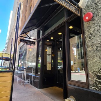 Roanoke - Exterior/patio seating - Cocktail Bars Near Me - Chicago, Illinois