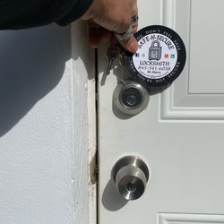 Safe -N- Secure Locksmith - Lock