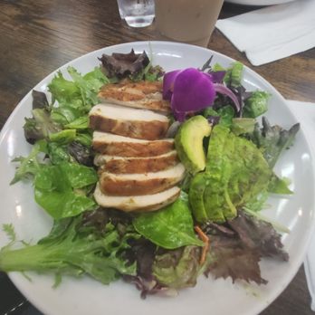 Guieb Cafe - Grilled chicken salad - New American Near Me - Aiea, Hawaii