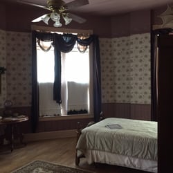 Landmark Inn At the Historic Bank of Oberlin - The Judge's Suite