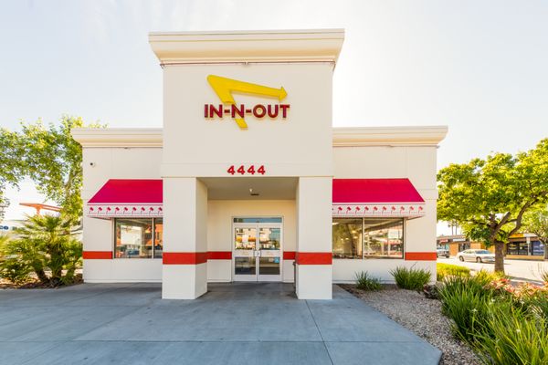 In-N-Out Burger by null
