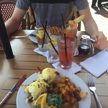 Southside 815 - Tip to don't get your table wet. Use napkins under your drink - Southern Near Me - Alexandria, Virginia