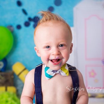 Storytellers Photography - Cake Smash Sample - Session Photography Near Me - Ford City, Pennsylvania Storytellers Photography - Cake Smash Sample - Session Photography Near Me - Ford City, Pennsylvania