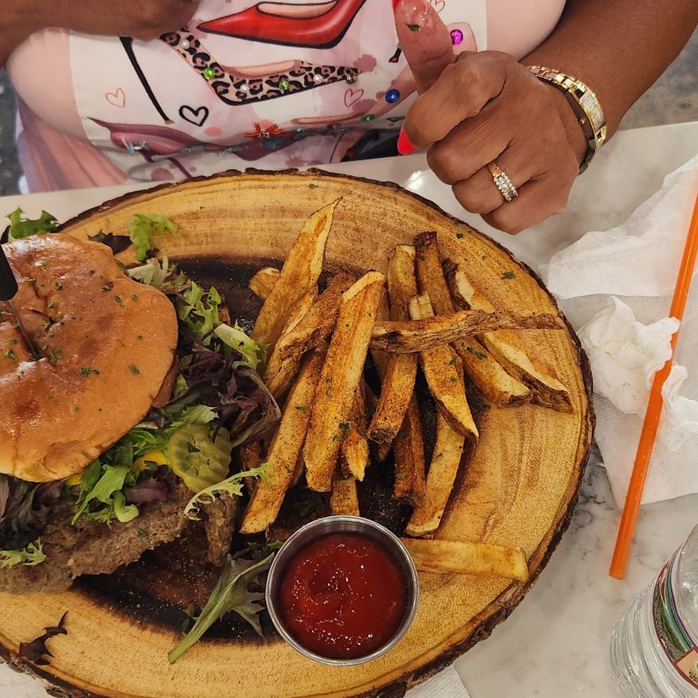 REDDS - Kion's Kiassic Hamburger & HOME MADE FRIES! - American Near Me - Houston, Texas