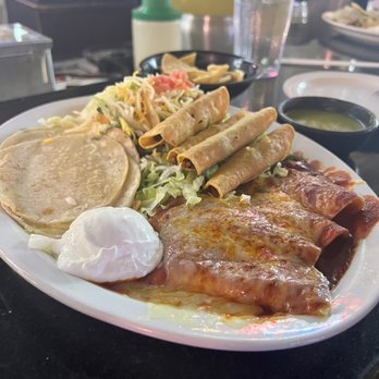 L & J Cafe - Afternoon mini sampler - Mexican Near Me - El Paso, Texas L & J Cafe - Afternoon mini sampler - Mexican Near Me - El Paso, Texas