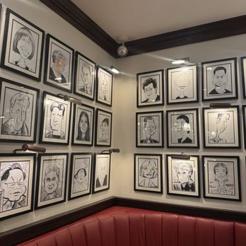 Petterinos - American Near Me - Chicago, Illinois