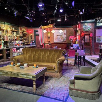 Warner Bros. Studio Tour Hollywood - Friends set - Amusement Parks Near Me - Burbank, California Warner Bros. Studio Tour Hollywood - Friends set - Amusement Parks Near Me - Burbank, California