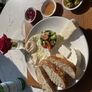 Utopia Caffe - Breakfast & Brunch Near Me - Tustin, California