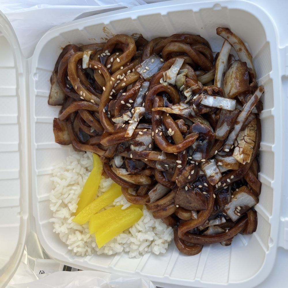 Yellow Kitchen - Black Bean Udon - Food Trucks Near Me - Waipahu, Hawaii