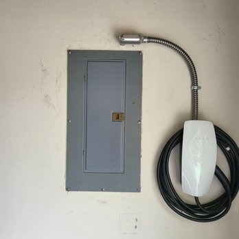 Green Earth Electric - Tesla Wall Connector - Electricians Near Me Green Earth Electric - Tesla Wall Connector - Electricians Near Me