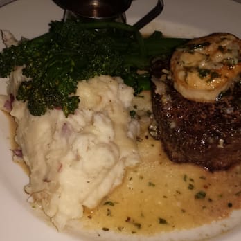 Centro - Tenderloin with 1 scallop (I ate the other) on top.  Broccoli and mashed potatoes. - New American Near Me - Des Moines, Iowa