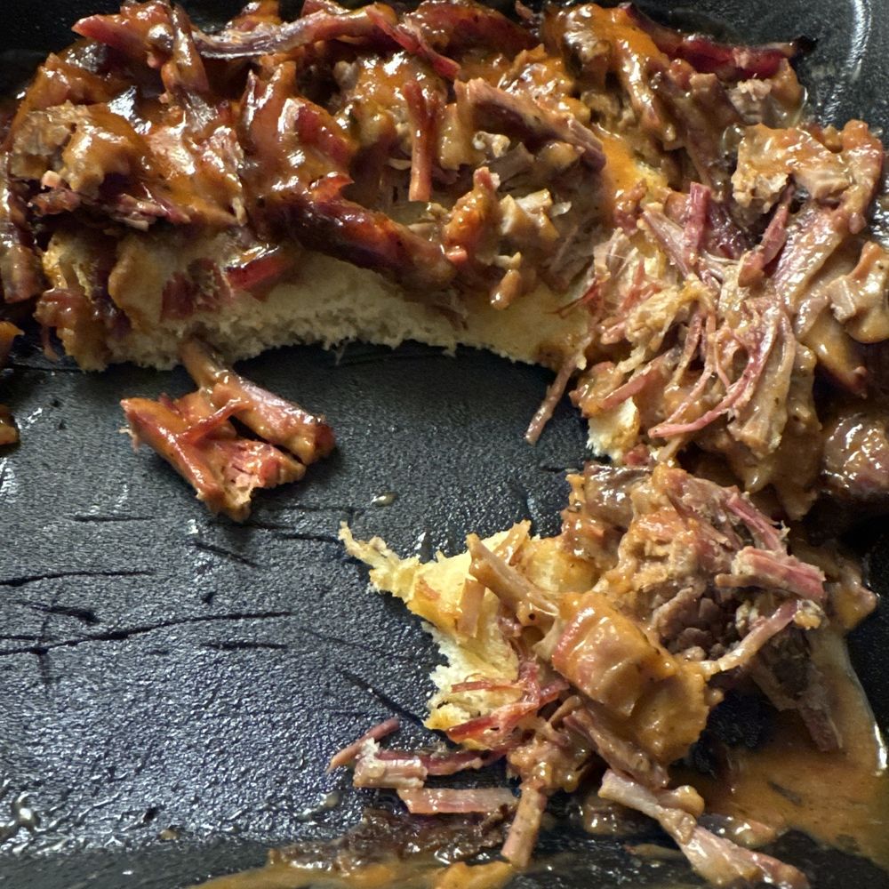 1lb of brisket on white bread 1lb of brisket on white bread