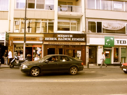 Meshur Bebek Badem Ezmesi by null