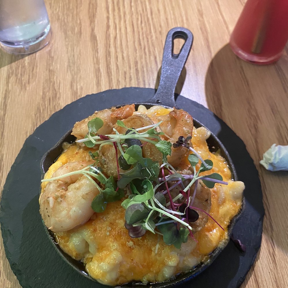 Kakes NYC - Shmack and cheese with shrimp - Lounges Near Me - Queens, New York