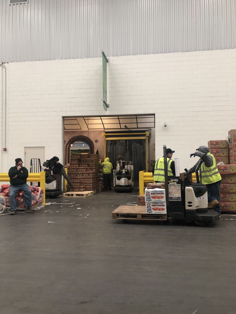 PHILADELPHIA WHOLESALE PRODUCE MARKET 33 Photos Fruits & Veggies 6700 Essington Ave