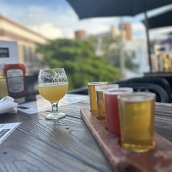 10 Twenty five - Beer flight