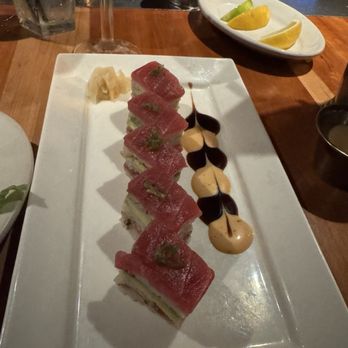 Houston's Restaurant - Amazing sushi - New American Near Me - North Miami Beach, Florida