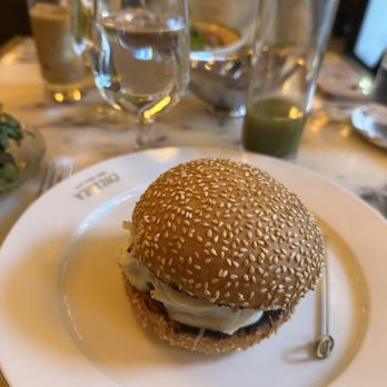 Café Chelsea - Burger - French Near Me - New York, New York