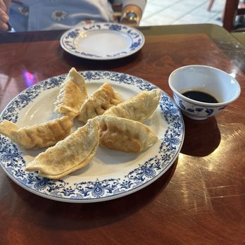 Lee's Noodle House - Pot Stickers - Vietnamese Near Me - Santa Rosa, California Lee's Noodle House - Pot Stickers - Vietnamese Near Me - Santa Rosa, California
