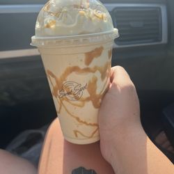 Leakey Sweet Spot - Peanut butter shake with banana cream