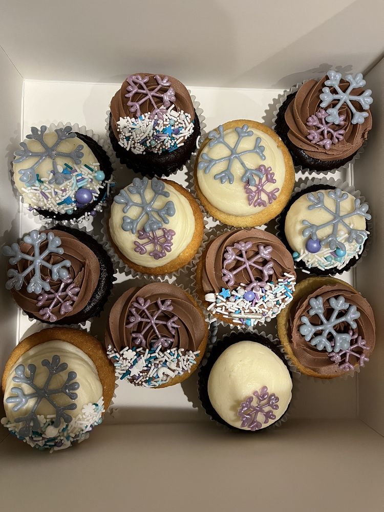 PASTRIES 21 Photos Flagstaff, Arizona Cupcakes Phone