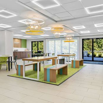 Spark by Hilton Tupelo - Breakfast Area - Hotels Near Me - Tupelo, Mississippi Spark by Hilton Tupelo - Breakfast Area - Hotels Near Me - Tupelo, Mississippi