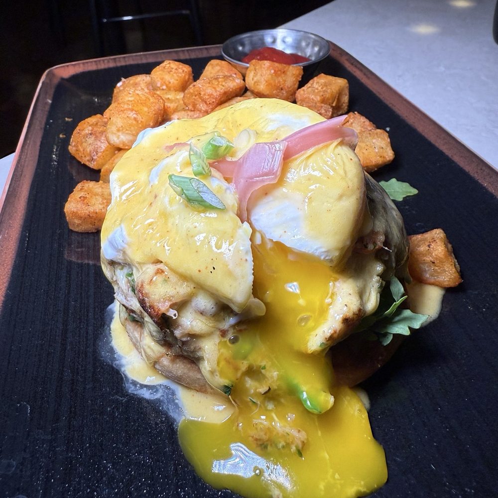 Vyne Restaurant & Bar - Crab Bene popped - American Near Me - Middlebury, Connecticut Vyne Restaurant & Bar - Crab Bene popped - American Near Me - Middlebury, Connecticut