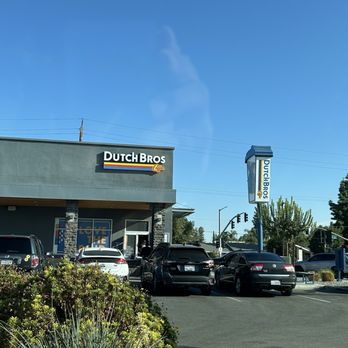 Dutch Bros Coffee - Juice Bars & Smoothies Near Me - Bakersfield, California