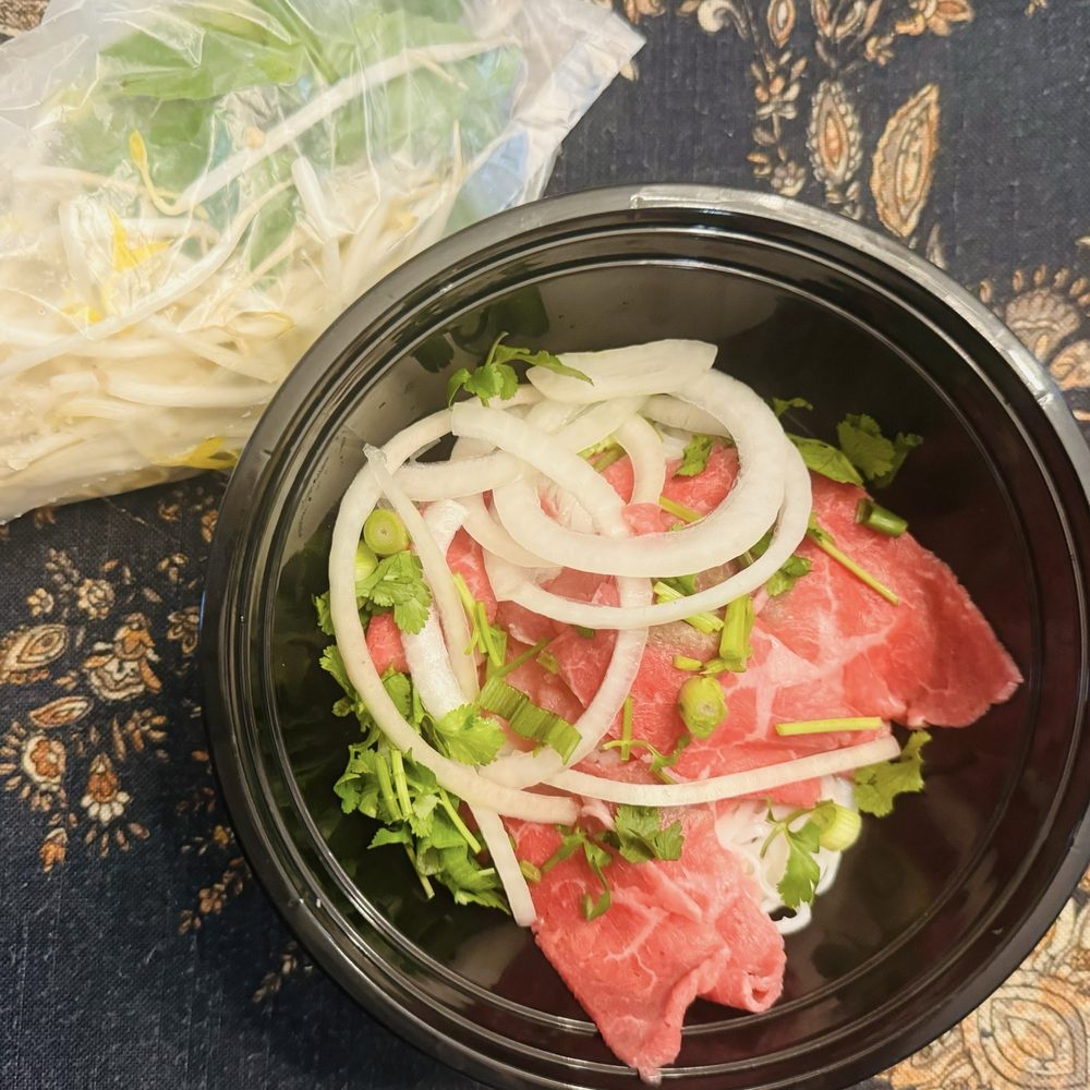 Pho Horn's - 20. Beef Noodle Soup with Sliced Steak - Vietnamese Near Me - Pawtucket, Rhode Island