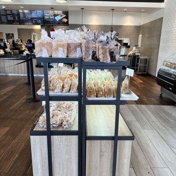 85°C Bakery Cafe-Tustin - Interior - Coffee & Tea Near Me - Tustin, California