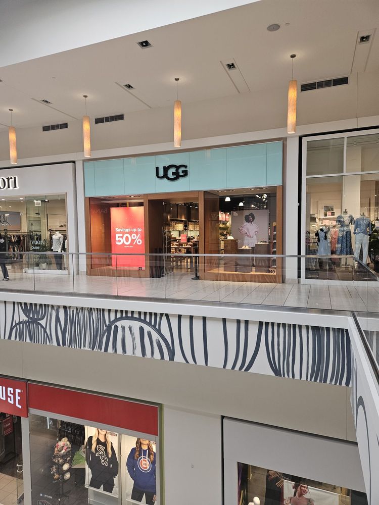 Fashion Outlet Rosemont Illinois.UGG OUTLET - Updated December 2025 - 5220 Fashion Outlets Way, Rosemont ...