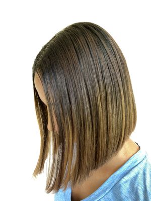 Della’s Beauty Salon