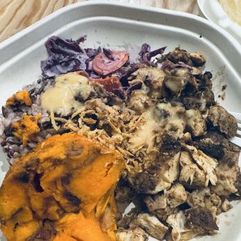 sweetgreen - Healthy Salads, Wraps, and Bowls - Salad Near Me - Seattle, Washington