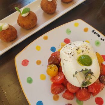 Sotto La Luna - Arancini and Burrata Appetizers - Italian Near Me - Astoria, New York Sotto La Luna - Arancini and Burrata Appetizers - Italian Near Me - Astoria, New York