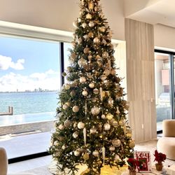 Northstar Lighting & Decor - Elegant gold and crystal themed Christmas tree