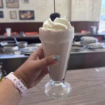 Chili John's - Chocolate shake - American Near Me - Burbank, California