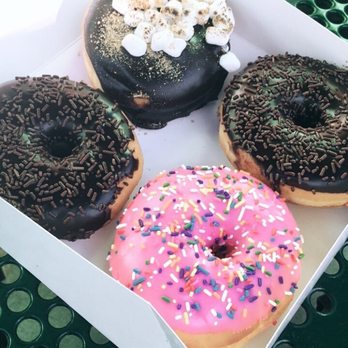 Universal Studios The Simpsons Lard Lad Donuts Giant Glazed Chocolate Donut New