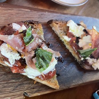 FARM Bluffton - Burrata & Ham - New American Near Me - Bluffton, South Carolina