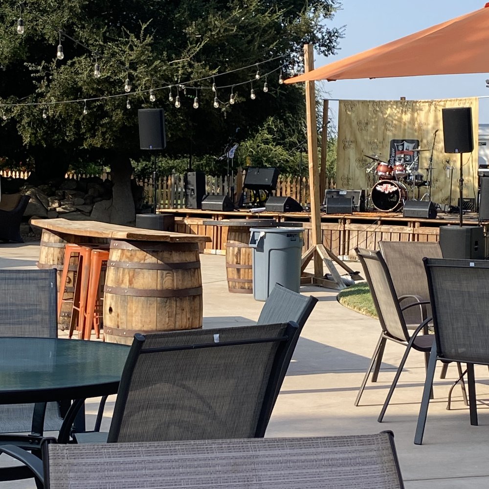 Outdoor Shaded Seating...Very Clean Outdoor Shaded Seating...Very Clean