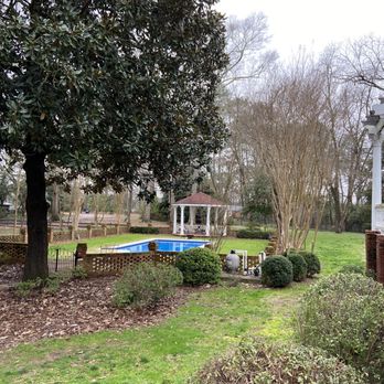 Twelve Oaks Bed and Breakfast - Pool area - Bed & Breakfast Near Me - Covington, Georgia