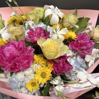 CYMNOW Flowers - Florists Near Me - Falls Church, Virginia CYMNOW Flowers - Florists Near Me - Falls Church, Virginia