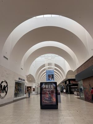 Los Cerritos Center by null