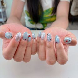 Diva Nails